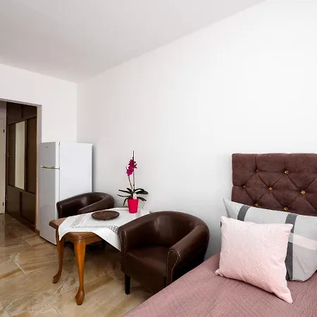 Bed & Breakfast Gallus- Z Klimatyzacja Krynica Morska