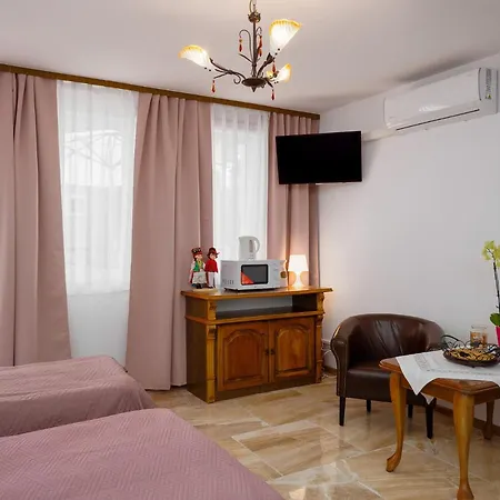 Gallus- Z Klimatyzacja Bed & Breakfast 4*