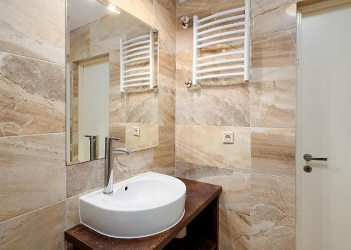 Gallus- Z Klimatyzacja 住宿加早餐酒店 库瑞尼卡慕斯卡