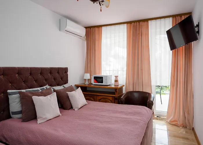 Gallus- Z Klimatyzacja 住宿加早餐酒店