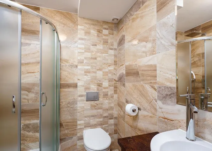 Gallus- Z Klimatyzacja 住宿加早餐酒店