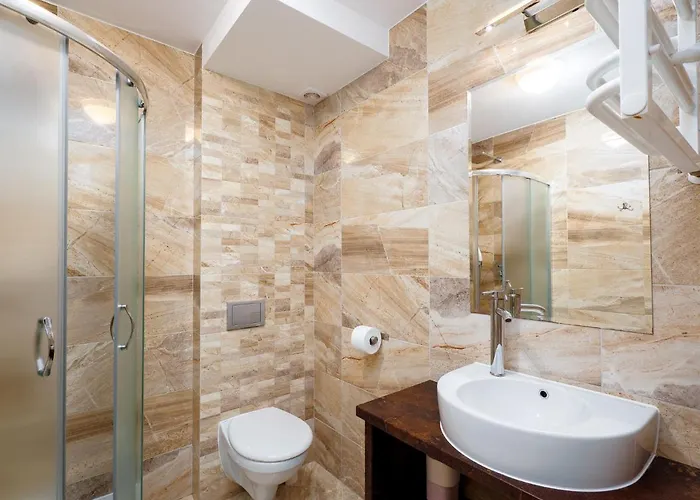 Gallus- Z Klimatyzacja 住宿加早餐酒店 库瑞尼卡慕斯卡