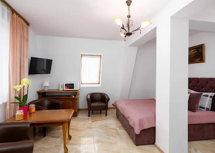 住宿加早餐酒店 Gallus- Z Klimatyzacja 库瑞尼卡慕斯卡