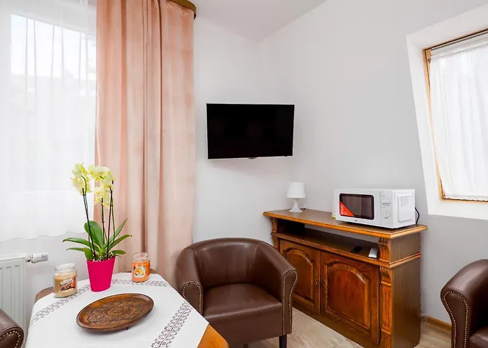 Gallus- Z Klimatyzacja 住宿加早餐酒店 库瑞尼卡慕斯卡