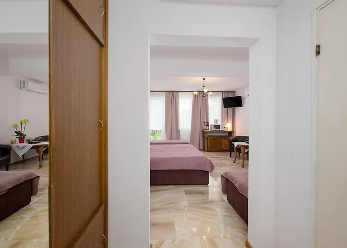 Gallus- Z Klimatyzacja 住宿加早餐酒店