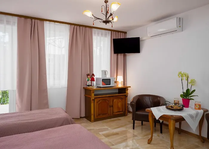 Gallus- Z Klimatyzacja 住宿加早餐酒店 4*